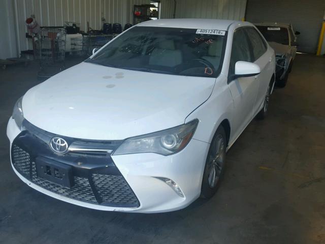 4T1BF1FK9GU129455 - 2016 TOYOTA CAMRY WHITE photo 2