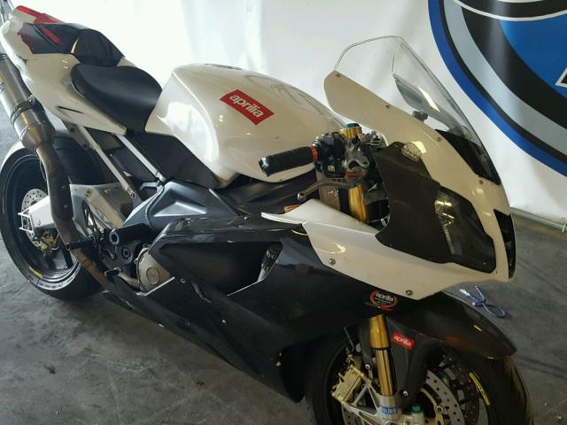 ZD4RRTR007S000018 - 2007 APRILIA RSV 1000 R WHITE photo 9