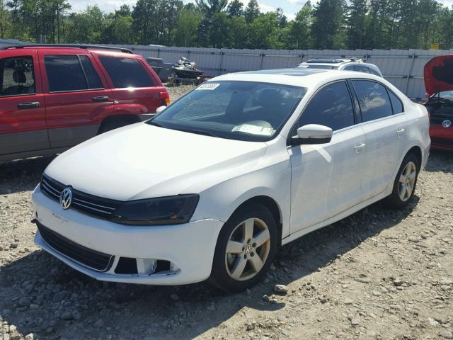 3VWLL7AJ9EM374693 - 2014 VOLKSWAGEN JETTA TDI WHITE photo 2