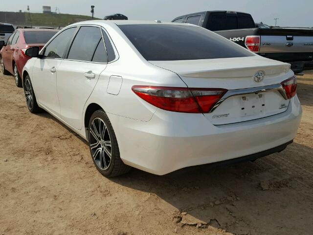 4T1BF1FK7GU145783 - 2016 TOYOTA CAMRY LE WHITE photo 3