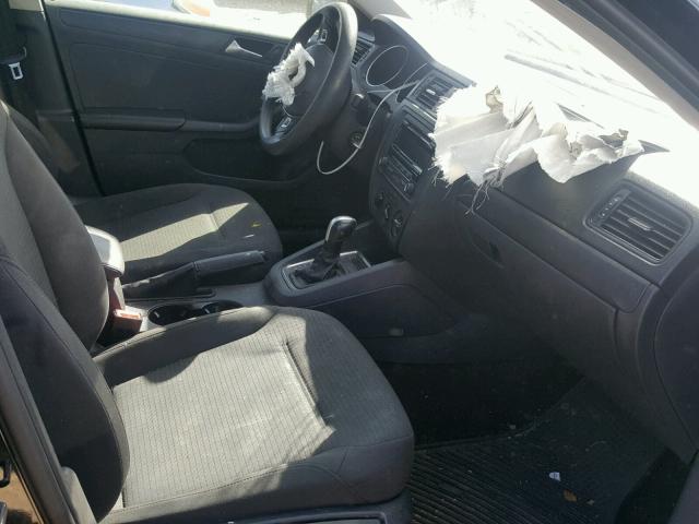 3VW2K7AJ4FM220893 - 2015 VOLKSWAGEN JETTA BASE 黑色 照片 5