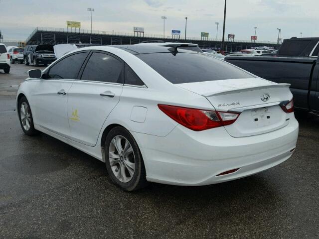 5NPEC4AC5CH468133 - 2012 HYUNDAI SONATA SE WHITE photo 3