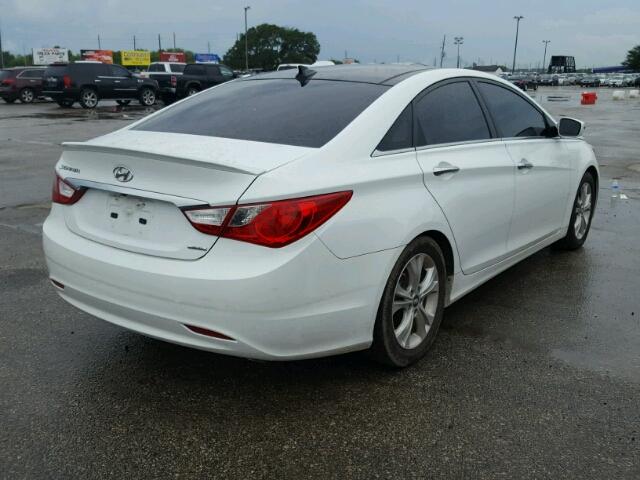 5NPEC4AC5CH468133 - 2012 HYUNDAI SONATA SE WHITE photo 4