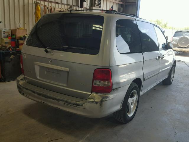 KNDUP131936398205 - 2003 KIA SEDONA EX SILVER photo 4