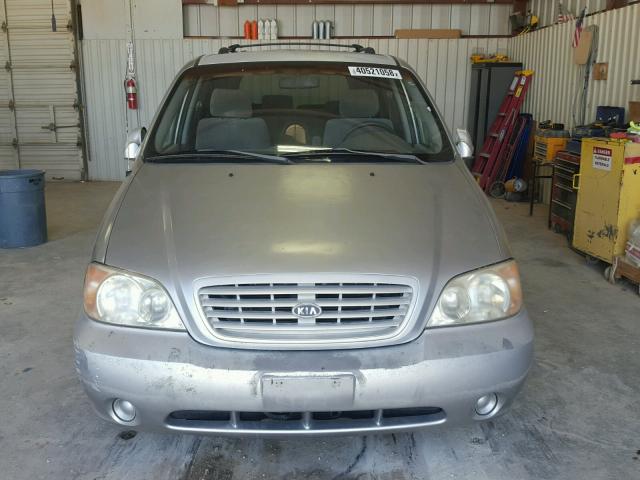 KNDUP131936398205 - 2003 KIA SEDONA EX SILVER photo 9