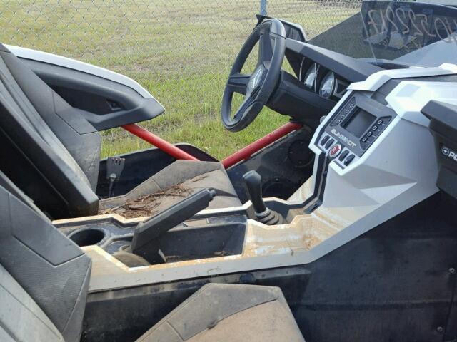 57XAAPFA5G7114188 - 2016 POLARIS SLINGSHOT WHITE photo 5