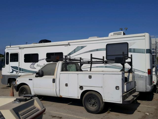 1FCNF53S910A02636 - 2001 FORD MOTORHOME WHITE photo 3