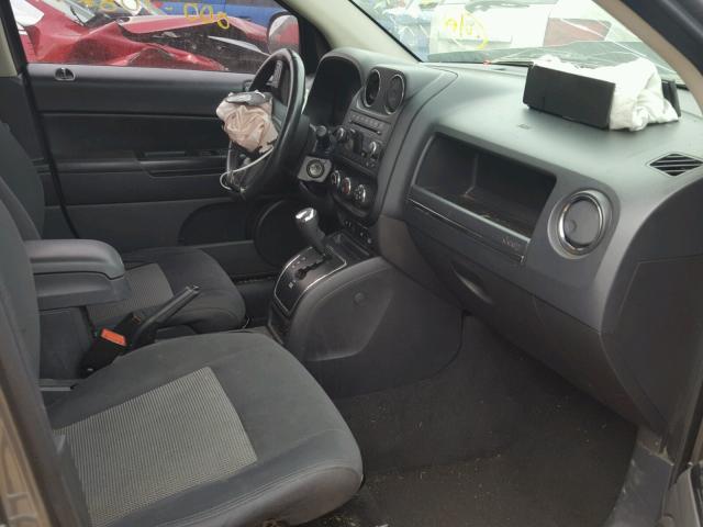 1J4NT1FB5BD236984 - 2011 JEEP COMPASS SP 银色 照片 5