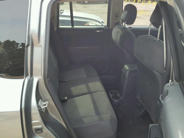 1J4NT1FB5BD236984 - 2011 JEEP COMPASS SP 银色 照片 6