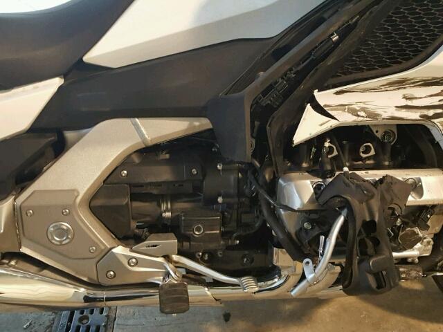 JH2SC7903JK000180 - 2018 HONDA GL1800 WHITE photo 7