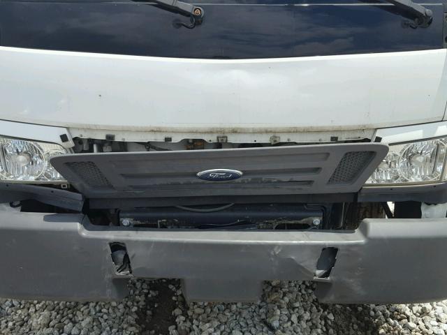 3FRLL45Z07V634240 - 2007 FORD LOW CAB FO WHITE photo 7