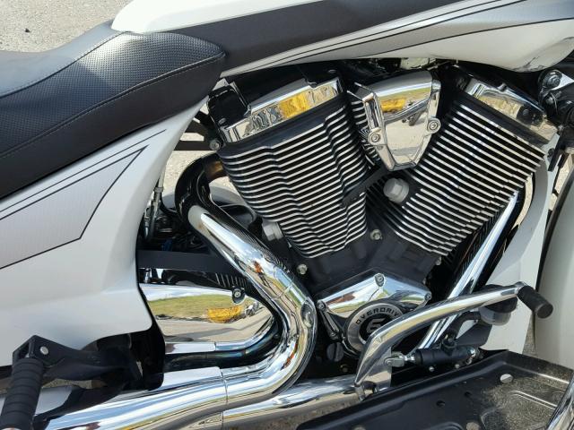 5VPYW36N7G3050961 - 2016 VICTORY MOTORCYCLES MAGNUM WHITE photo 7