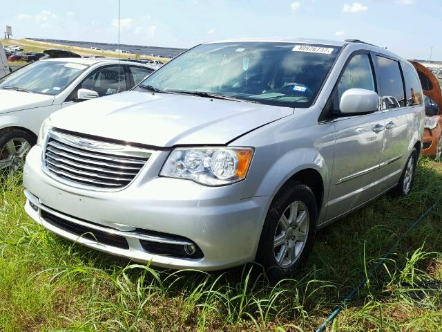 2C4RC1BG8CR374851 - 2012 CHRYSLER TOWN & COU SILVER photo 2