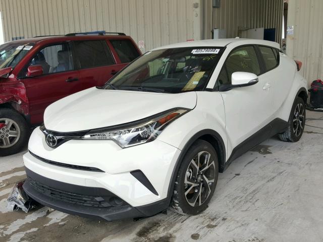 JTNKHMBX2J1008322 - 2018 TOYOTA C-HR XLE WHITE photo 2