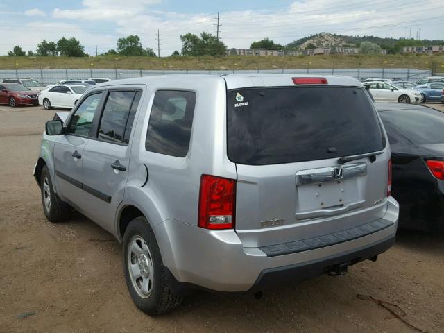 5FNYF4H27BB103208 - 2011 HONDA PILOT LX SILVER photo 3