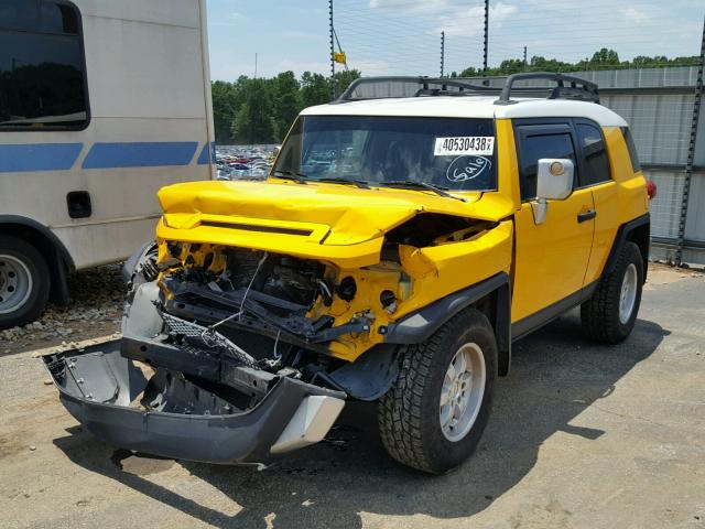 JTEZU11FX70002512 - 2007 TOYOTA FJ CRUISER YELLOW photo 2