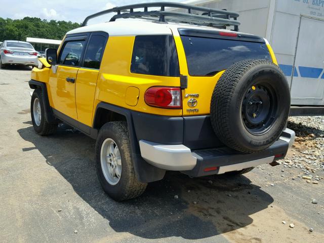 JTEZU11FX70002512 - 2007 TOYOTA FJ CRUISER YELLOW photo 3