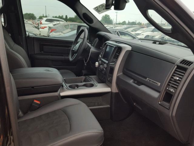 1C6RR6YT6JS173825 - 2018 RAM 1500 REBEL შავი ფოტო 5