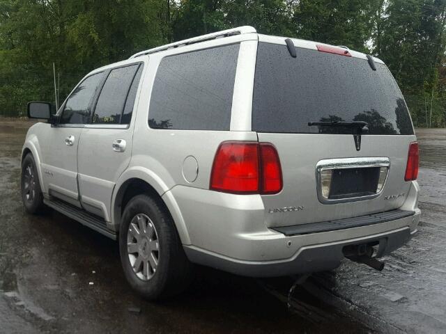 5LMFU28R94LJ09244 - 2004 LINCOLN NAVIGATOR Silber Foto 3