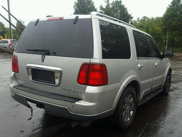 5LMFU28R94LJ09244 - 2004 LINCOLN NAVIGATOR Silber Foto 4