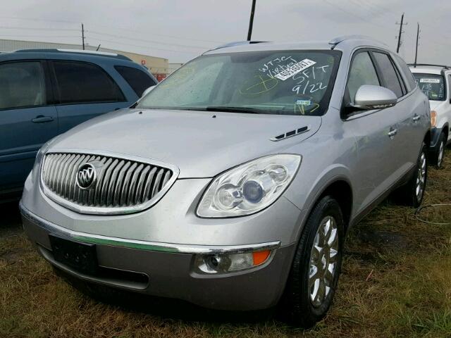 5GAKRBED1BJ239822 - 2011 BUICK ENCLAVE SILVER photo 2