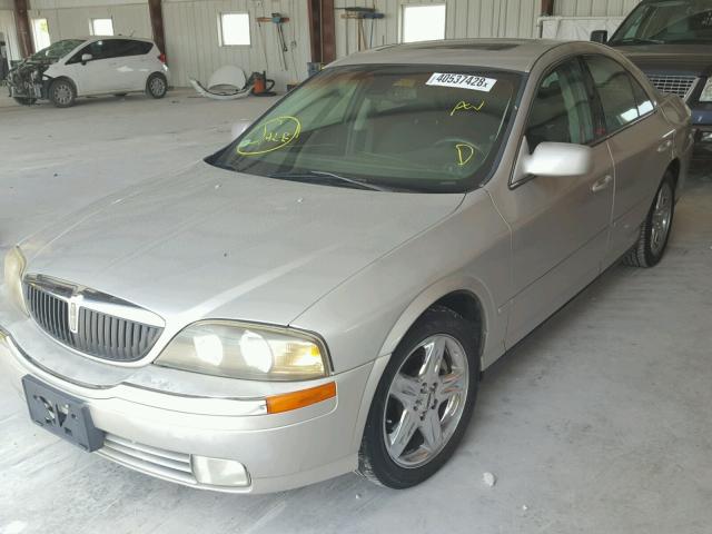 1LNHM87AX2Y706364 - 2002 LINCOLN LS 银色 照片 2