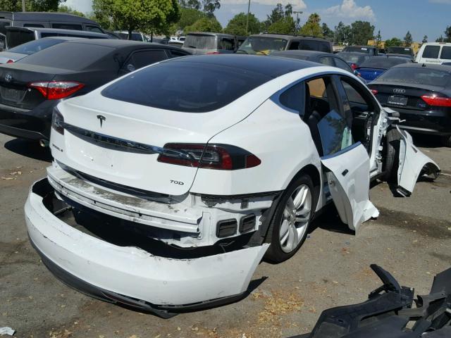 5YJSA1E29FF106947 - 2015 TESLA MODEL S Սպիտակ լուսանկար 4