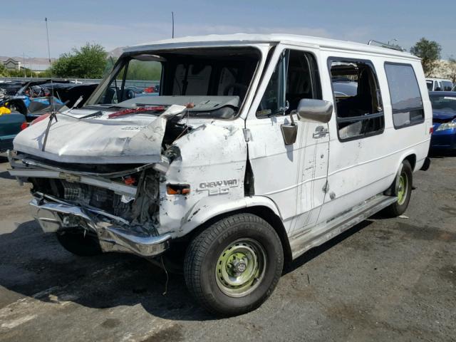 1GBEG25K0K7180652 - 1989 CHEVROLET G20 WHITE photo 2