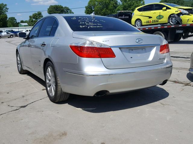 KMHGC46EX9U040846 - 2009 HYUNDAI GENESIS 3. SILVER photo 3