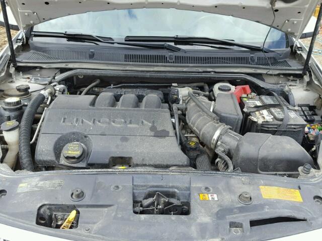 1LNHM94R19G634597 - 2009 LINCOLN MKS GRAY photo 7