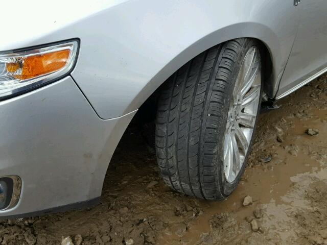 1LNHM94R19G634597 - 2009 LINCOLN MKS GRAY photo 9