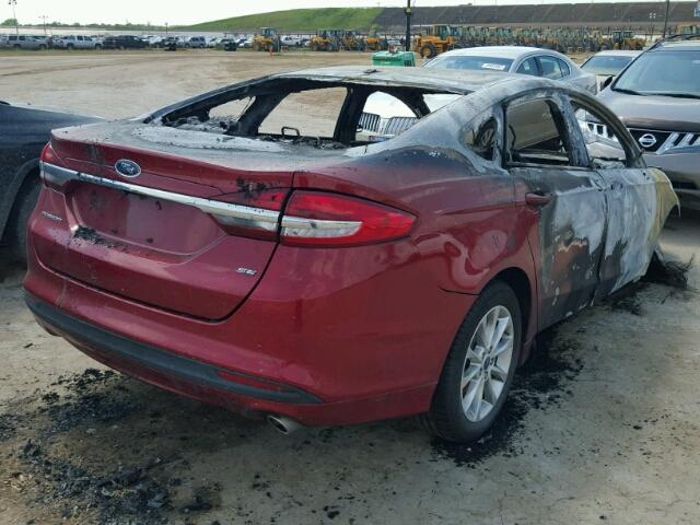 3FA6P0H73HR206308 - 2017 FORD FUSION SE RED photo 4