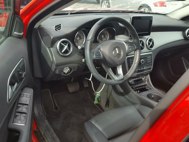 WDCTG4GBXHJ301219 - 2017 MERCEDES-BENZ GLA 250 4M RED photo 9