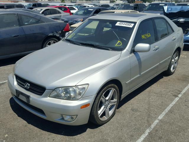 JTHBD192520047789 - 2002 LEXUS IS 300 SILVER photo 2