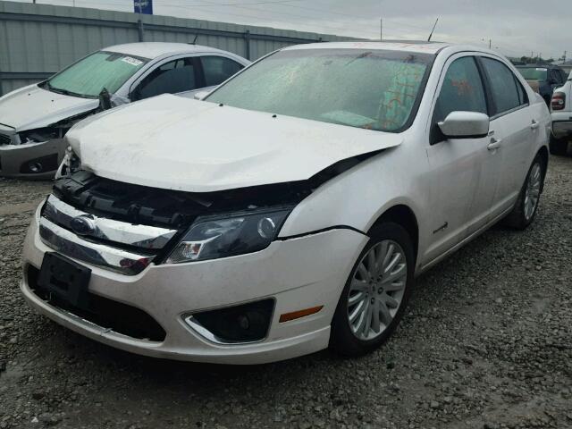 3FADP0L37AR177168 - 2010 FORD FUSION HYB WHITE photo 2