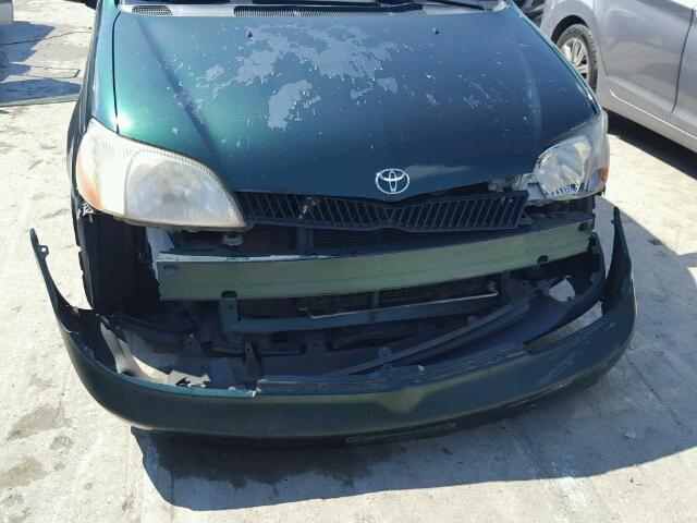 JTDAT123X10139644 - 2001 TOYOTA ECHO GREEN photo 9