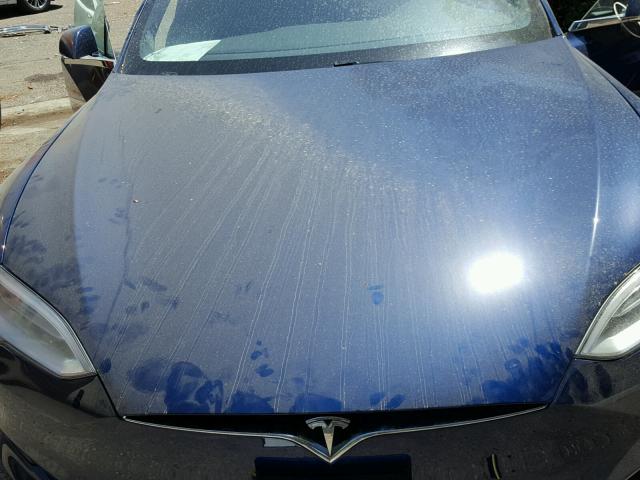 5YJSA1E29JF235909 - 2018 TESLA MODEL S BLUE photo 7