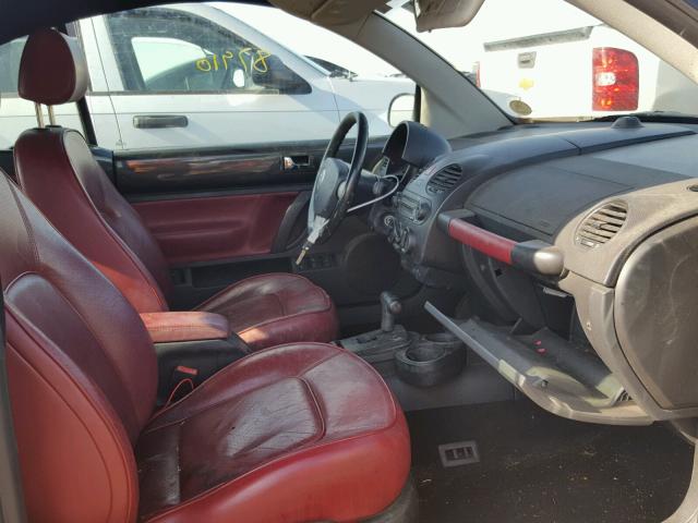 3VWCM31Y75M353392 - 2005 VOLKSWAGEN NEW BEETLE 石墨色 照片 5