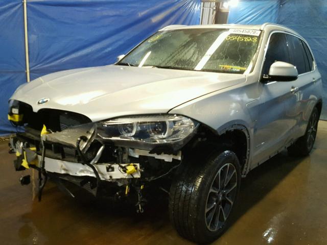 5UXKT0C52J0W00669 - 2018 BMW X5 XDR40E SILVER photo 2