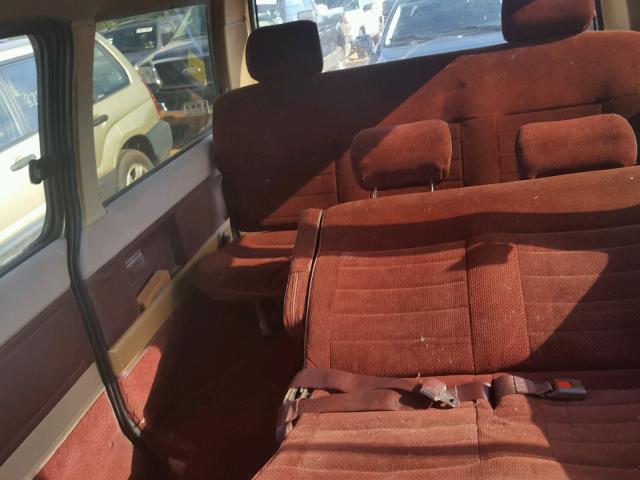 JT3YR26V5F5045961 - 1985 TOYOTA VAN WAGON BROWN photo 6