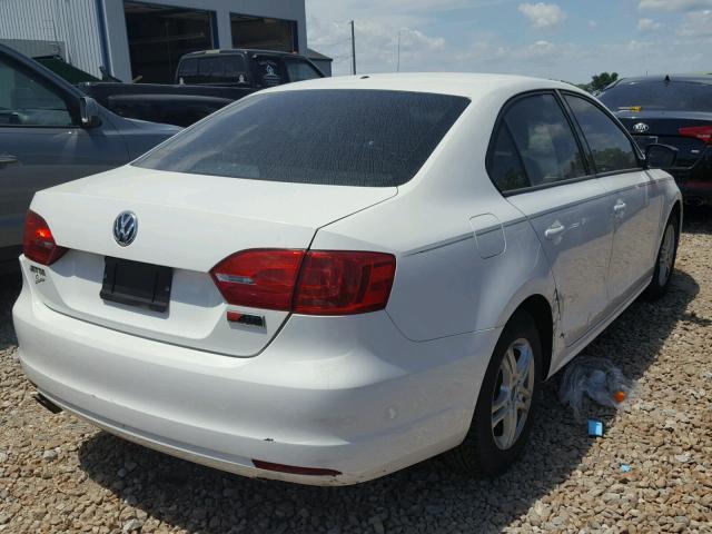 3VW2K7AJ2EM209390 - 2014 VOLKSWAGEN JETTA BASE Սպիտակ լուսանկար 4