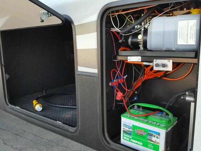 4YDF30020GE760491 - 2016 KEYSTONE AVALANCHE ორფეროვანი ფოტო 10