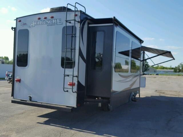 4YDF30020GE760491 - 2016 KEYSTONE AVALANCHE ორფეროვანი ფოტო 4