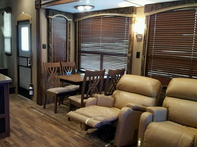 4YDF30020GE760491 - 2016 KEYSTONE AVALANCHE ორფეროვანი ფოტო 7