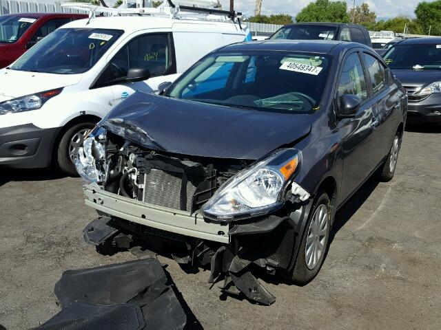 3N1CN7AP7GL879824 - 2016 NISSAN VERSA S GRAY photo 2