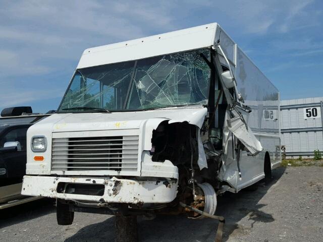 1F65F5KY3G0A05923 - 2016 FORD F59 WHITE photo 2