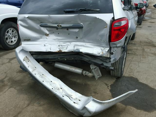 2C4GP54L95R176375 - 2005 CHRYSLER TOWN & COU SILVER photo 9