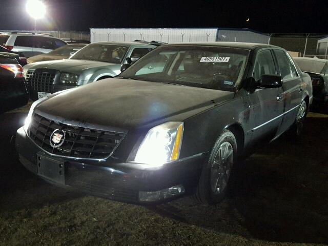 1G6KH5E64BU133807 - 2011 CADILLAC DTS BLACK photo 2