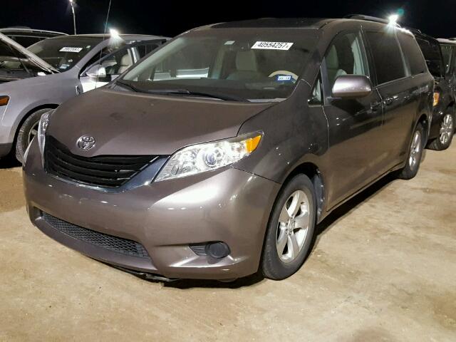 5TDKK3DC0ES482675 - 2014 TOYOTA SIENNA GRAY photo 2