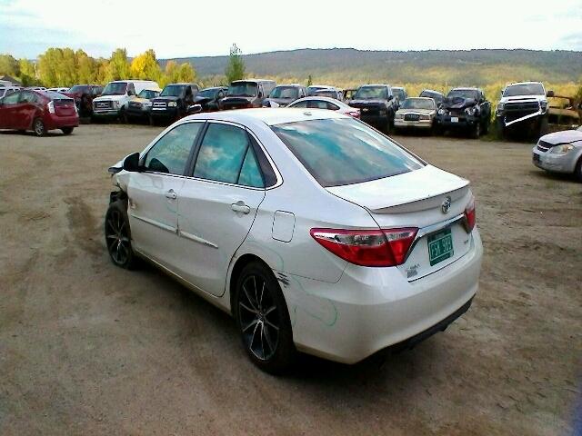 4T1BK1FK2HU581275 - 2017 TOYOTA CAMRY XSE WHITE photo 3